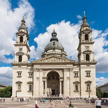 Spacious By Opera- 2 Br- 2 Bath- Ac