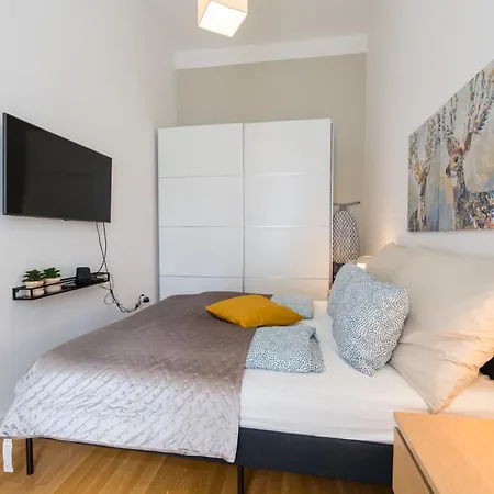 Spacious By Opera- 2 Br- 2 Bath- Ac