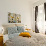 Spacious By Opera- 2 Br- 2 Bath- Ac Lejlighed Budapest