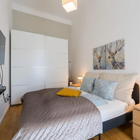 Spacious By Opera- 2 Br- 2 Bath- Ac * Budapeste