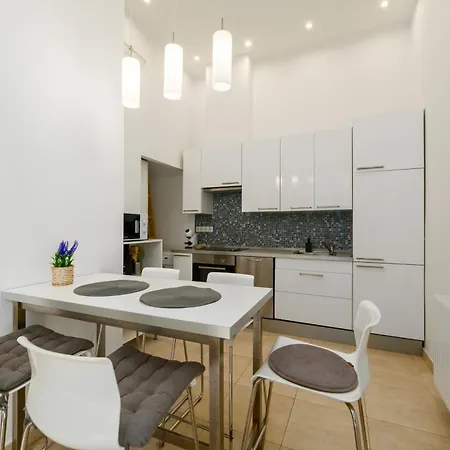 Spacious By Opera- 2 Br- 2 Bath- Ac *