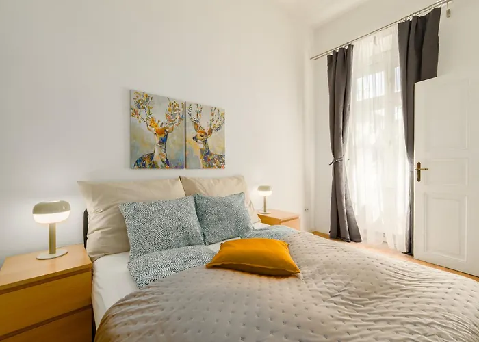 Spacious By Opera- 2 Br- 2 Bath- Ac アパート ブダペスト