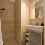 Spacious By Opera- 2 Br- 2 Bath- Ac Lägenhet *