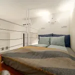 Spacious By Opera- 2 Br- 2 Bath- Ac Lägenhet Budapest