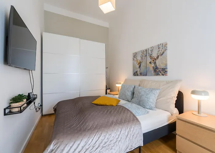 Spacious By Opera- 2 Br- 2 Bath- Ac * בודפשט