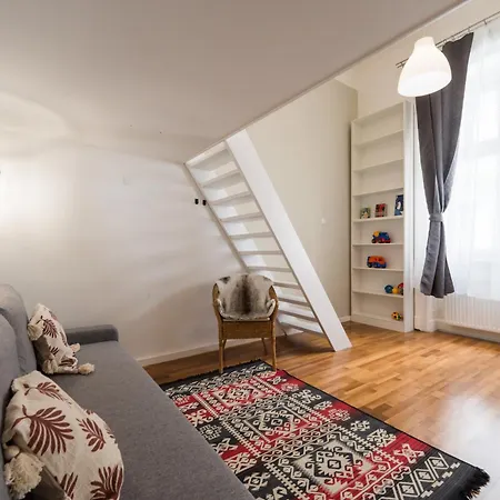 Spacious By Opera Appartement