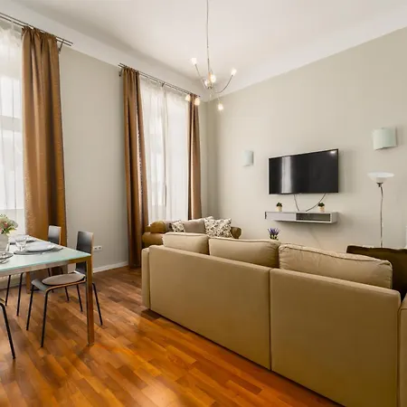 Апартаменты Spacious By Opera- 2 Br- 2 Bath- Ac