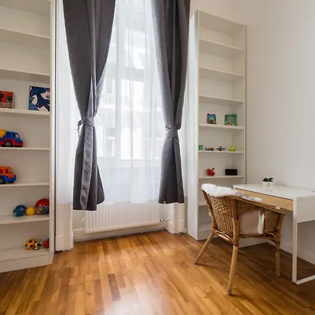 Spacious By Opera Appartement *