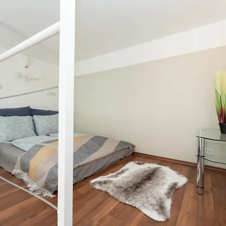 Апартаменты Spacious By Opera- 2 Br- 2 Bath- Ac *